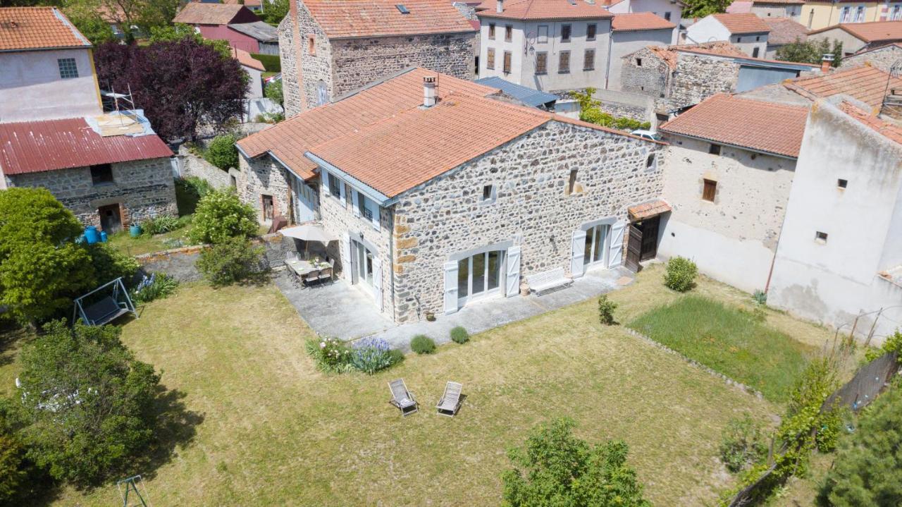 Les Pieds Dans L Herbe Meilhaud Exterior photo